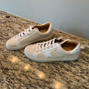 Women’s Sneakers Size 7.5